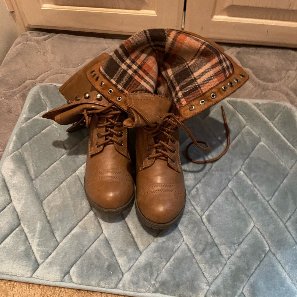Tie up boots